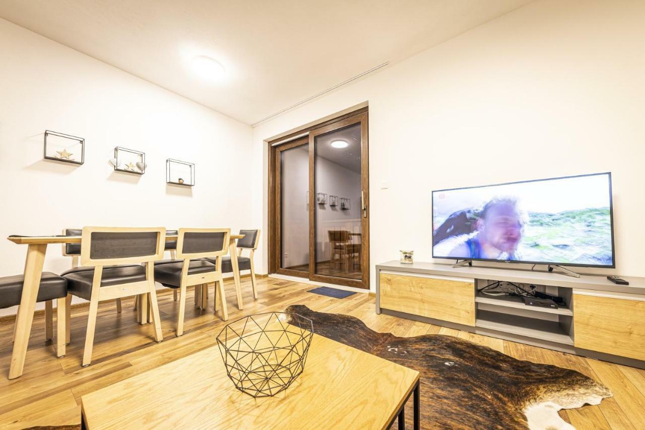 Apartmanovy Dom Poludnica - Chopok Juh Tale Eksteriør bilde